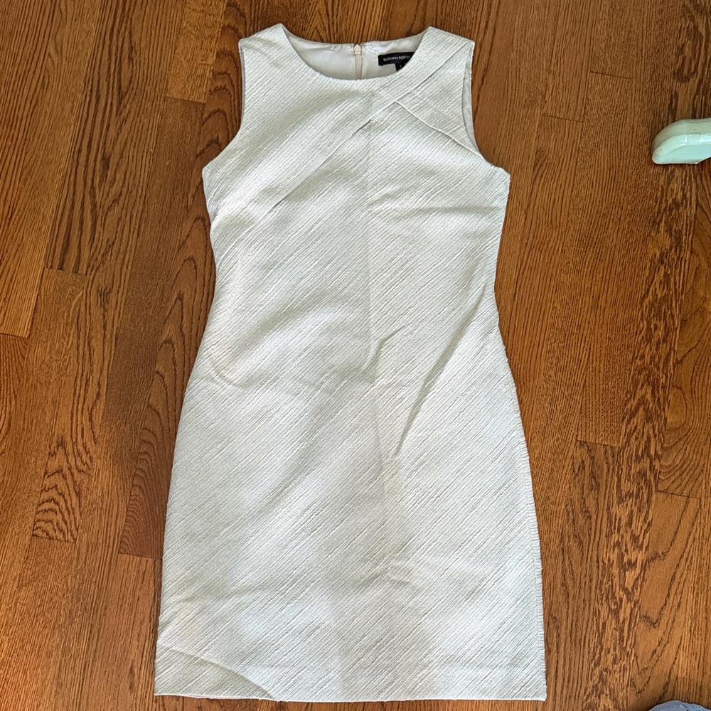Banana Republic Sleeveless Sheath Dress in Cream Texture